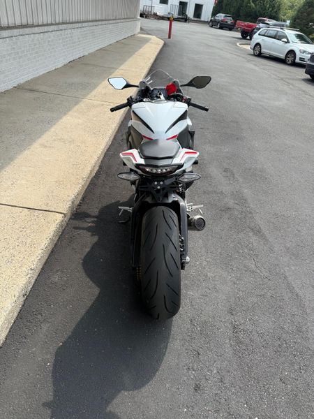 2025 Honda CBR1000RR ABSImage 4