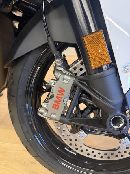 2026 BMW R 1300 RT ALPINE WHITE.. DEMO!!