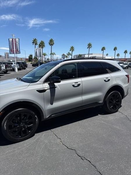 Used 2022 Kia Sorento SXImage 4