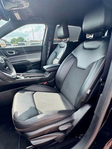 Used 2025 Jeep Compass LatitudeImage 10