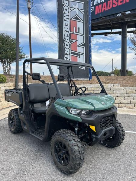 New 2026 Can-Am DEFENDER HD7 Image 1