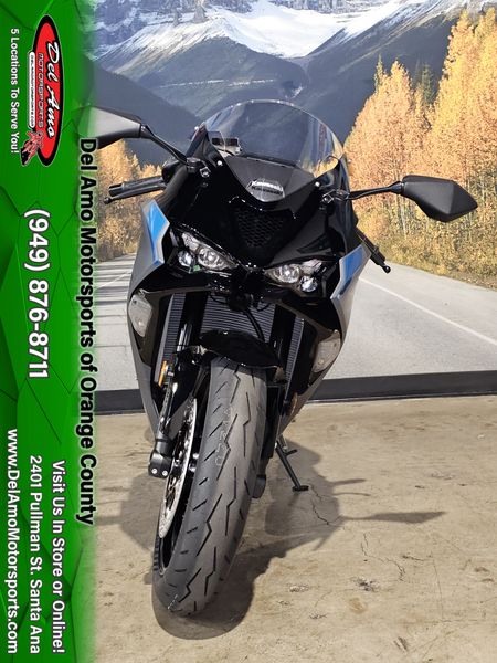 2025 Kawasaki NINJA ZX-6R ABSImage 3