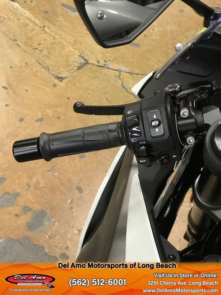 2025 Kawasaki NINJA ZX-6R ABS Image 6