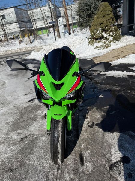 2024 Kawasaki Ninja ZX-6RImage 3