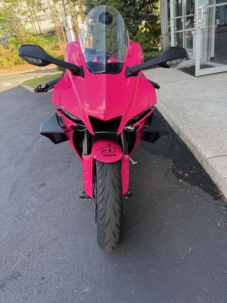 2021 Yamaha YZF-R1Image 3