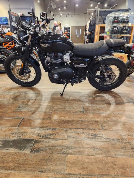 2017 Triumph 900 Street Scrambler Image 5