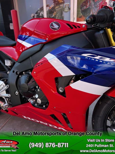 2025 Honda CBR1000RR-R FIREBLADE SPImage 11