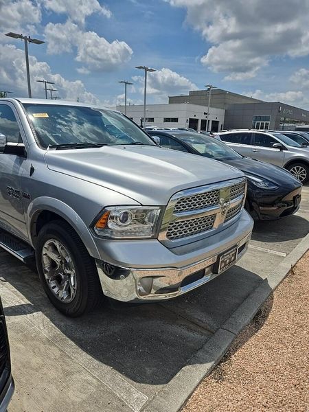 2016 RAM 1500 LaramieImage 2