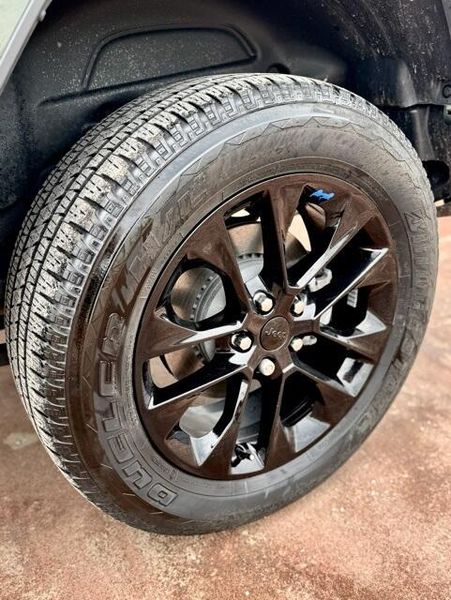 2023 Jeep Wrangler Sahara 4xe photo 9