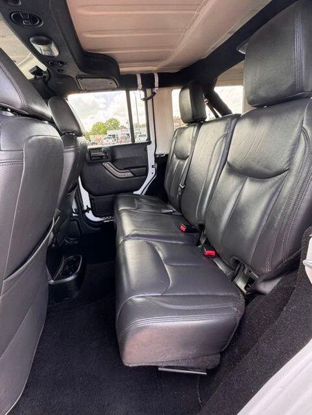Used 2017 Jeep Wrangler Unlimited SportImage 9