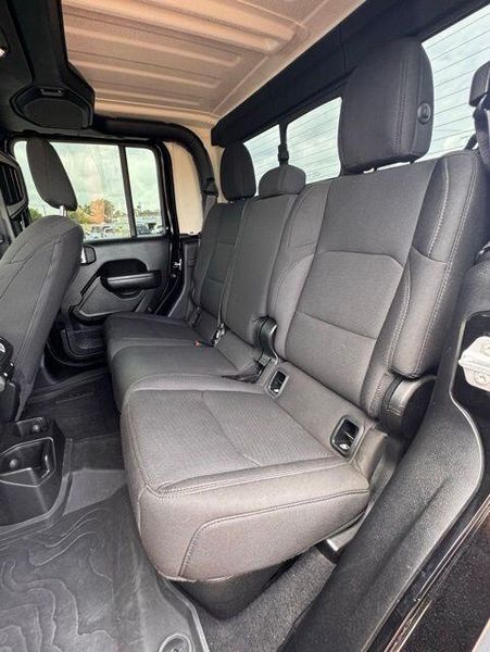 Used 2023 Jeep Gladiator SportImage 12