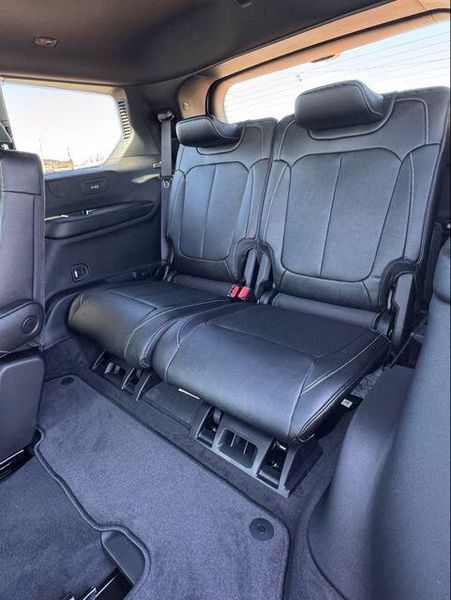 New 2026 Jeep Grand Cherokee L Limited Reserve 4x4Image 12