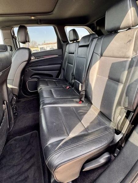 Used 2017 Jeep Grand Cherokee OverlandImage 12