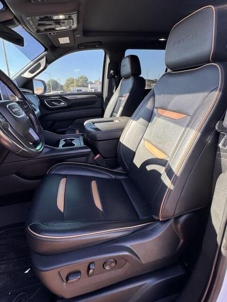 Used 2022 GMC Yukon AT4Image 11
