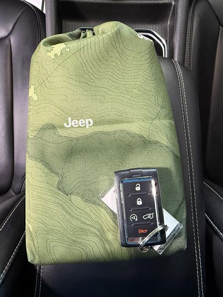 Used 2023 Jeep Grand Cherokee L LimitedImage 25