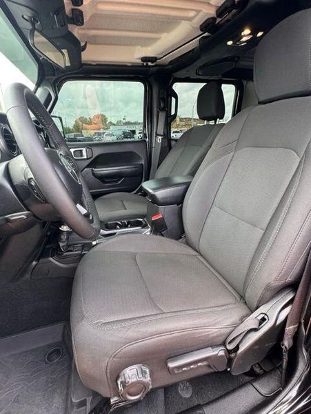 Used 2023 Jeep Gladiator SportImage 11