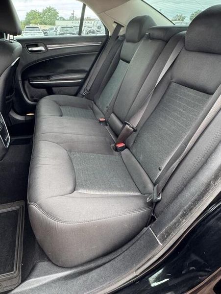 Used 2019 Chrysler 300 TouringImage 12