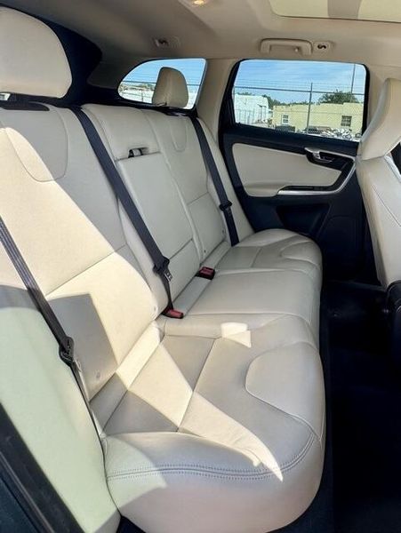 Used 2016 Volvo XC60 T6 Drive-EImage 15