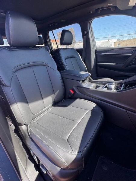 New 2026 Jeep Grand Cherokee L Limited Reserve 4x4Image 14