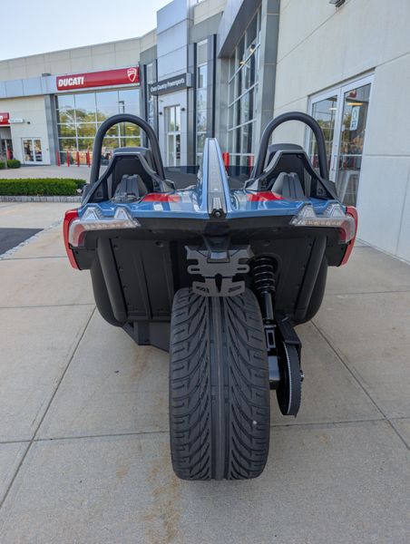 2025 Polaris SLINGSHOT SLR MANUALImage 8