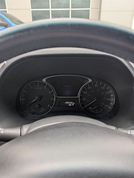 2013 Nissan Pathfinder SV photo 12