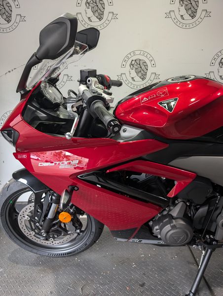 New 2025 Triumph DAYTONA 660 