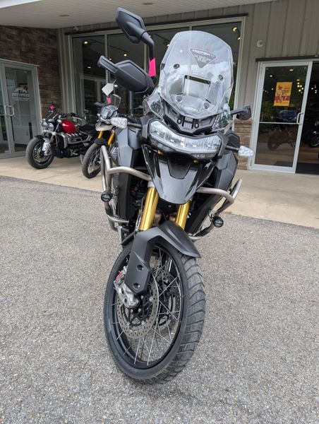 2023 Triumph Tiger 900 in a SANDSTONE exterior color. Pitt Cycles (724) 779-1901 pixelmotiondemo.com 