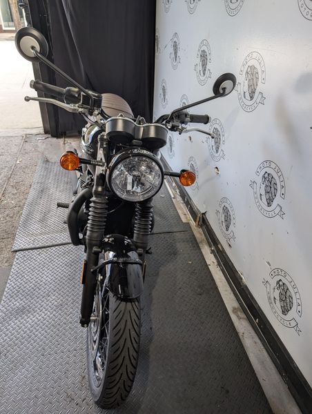 2025 Triumph BONNEVILLE T120 BLACK 