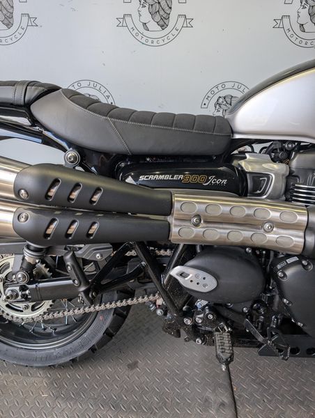 New 2025 Triumph SCRAMBLER 900 