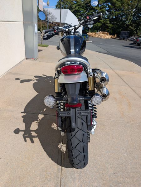 2025 Triumph SCRAMBLER 1200 XEImage 5