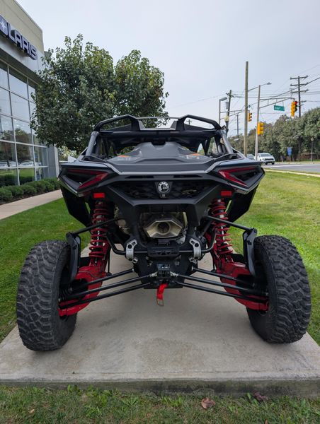2025 Can-Am Maverick R MAX X rsImage 3