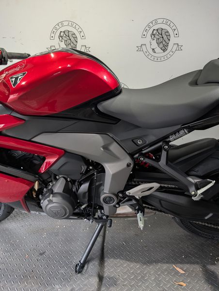 New 2025 Triumph DAYTONA 660 