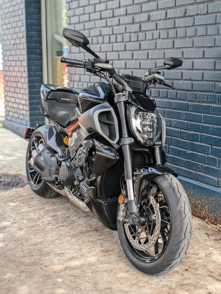 2024 Ducati DIAVEL V4 