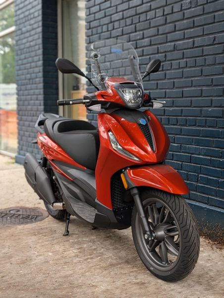 New 2024 PIAGGIO BV 400 