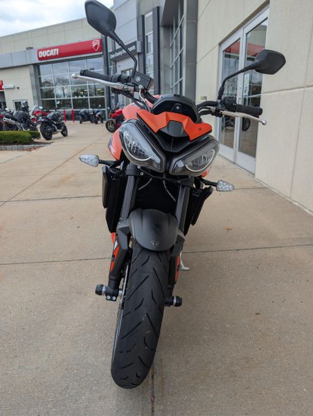 2025 Triumph STREET TRIPLE RImage 3