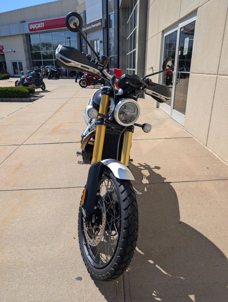 2025 Triumph SCRAMBLER 1200 XEImage 8
