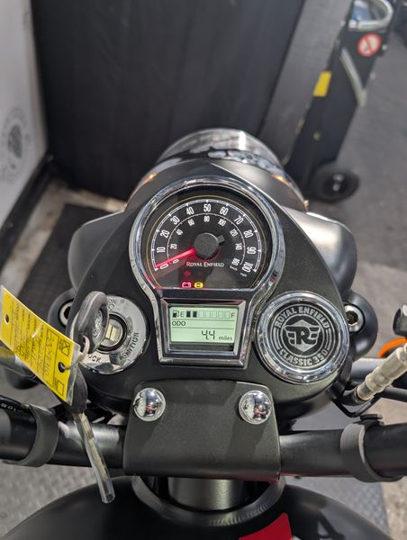 2024 Royal Enfield CLASSIC 350 