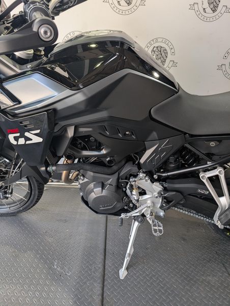 New 2025 BMW F900GS 