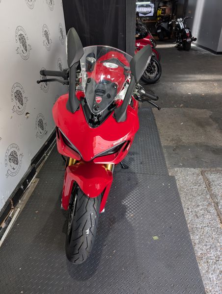 New 2024 Ducati SUPERSPORT S 