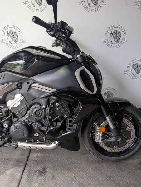 New 2024 Ducati DIAVEL V4 