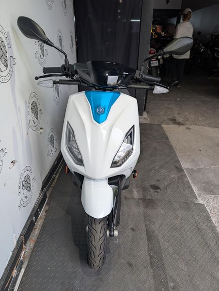 New 2022 PIAGGIO 1 ACTIVE 