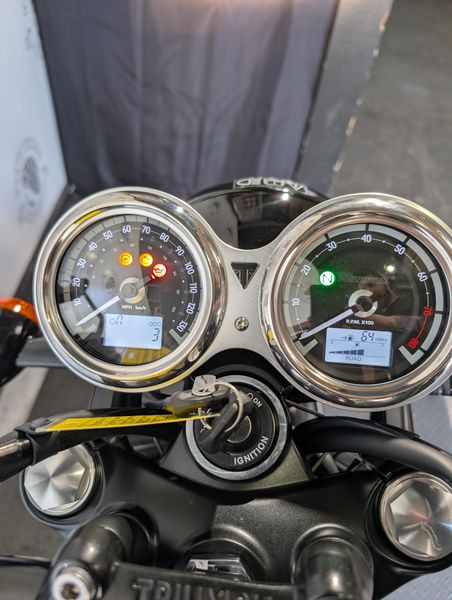 2025 Triumph BONNEVILLE T120 BLACK 