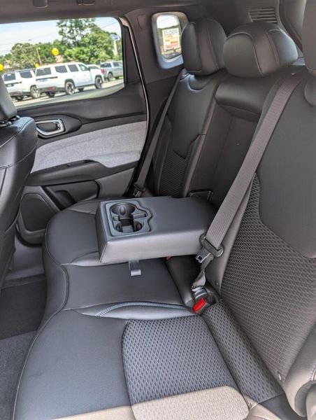 2025 Jeep Compass Latitude 4x4Image 14