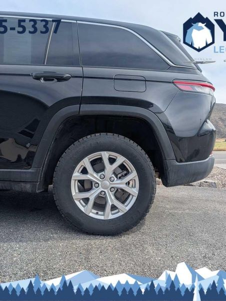 2023 Jeep Grand Cherokee Limited photo 4