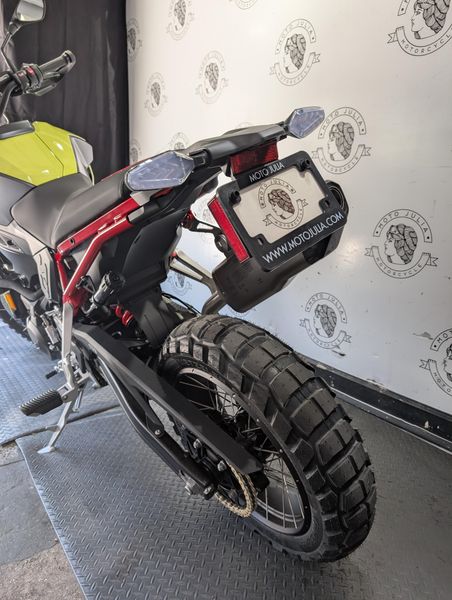 2025 BMW F900GS 