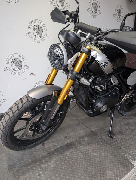 New 2025 Triumph SCRAMBLER 400X 