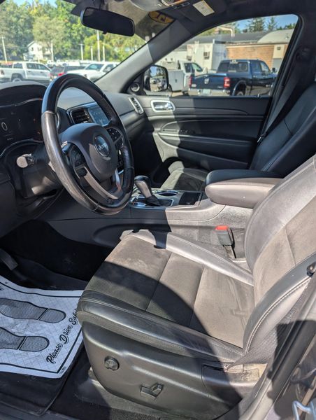 2021 Jeep Grand Cherokee Laredo X photo 9