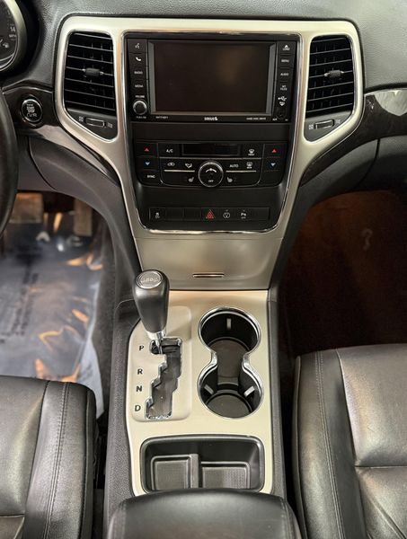 Used 2013 Jeep Grand Cherokee LaredoImage 25