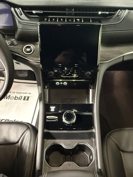 New 2025 Jeep Grand Cherokee L Limited 4x4Image 25