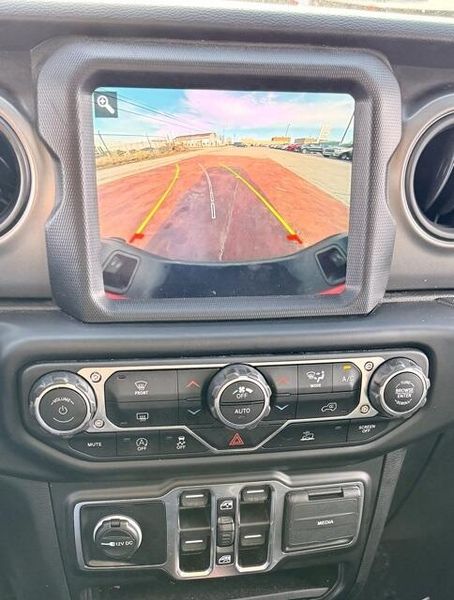 Used 2022 Jeep Gladiator SportImage 17